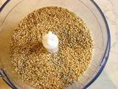 mandlov&aacute; chalva