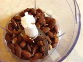 ořechov&yacute; chleb&iacute;ček